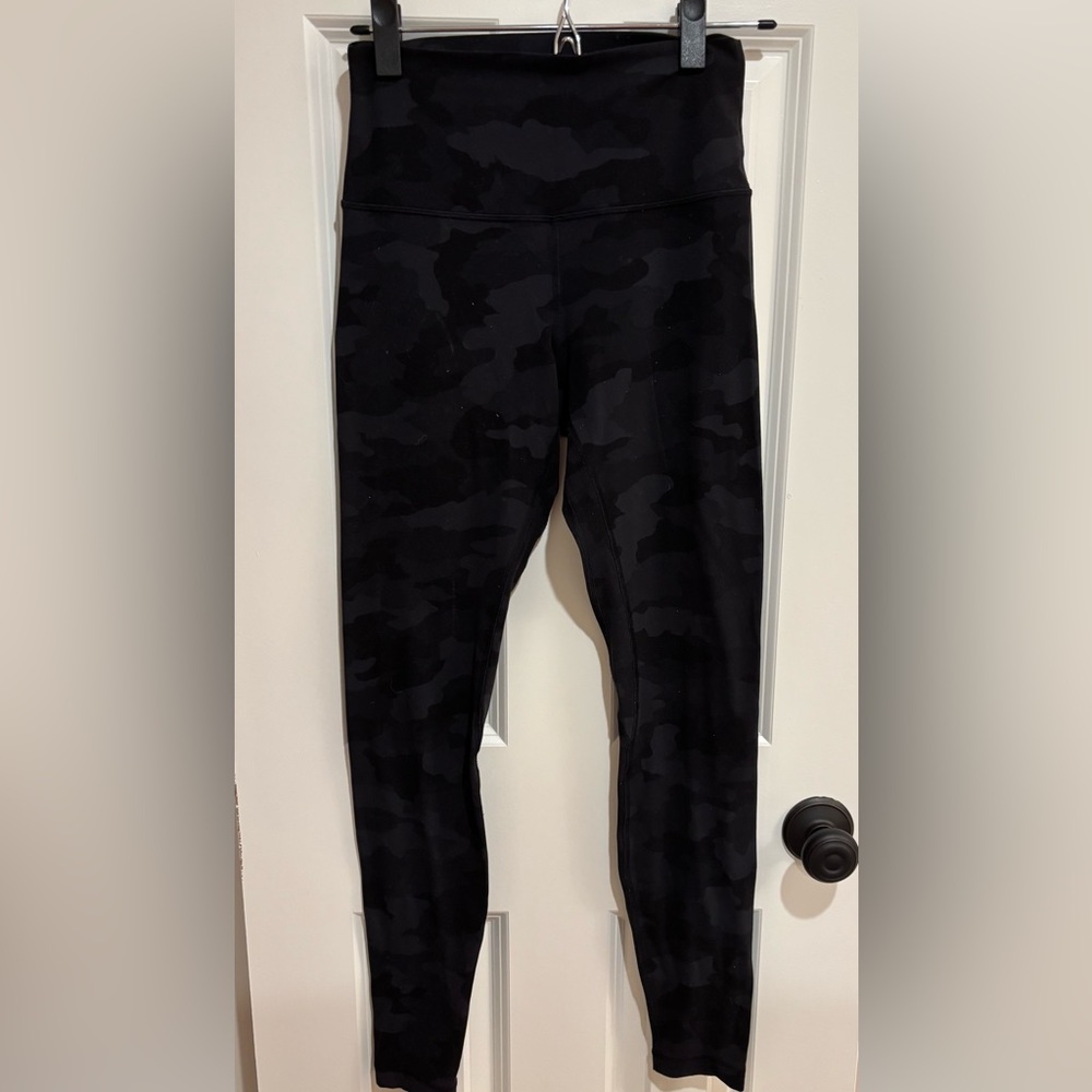Lululemon Black Camo Align 28” Size 6